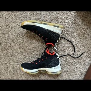 LEBRON 15s size 10.5 Nike (GREAT condition)